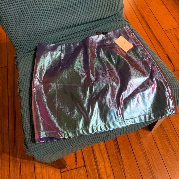 Iridescent skirt - Picture 1 of 3